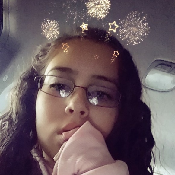 Meet your Posher, Daniela - Picture 1 of 1